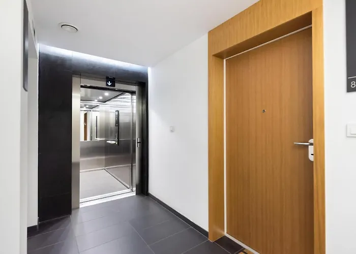 Obrzezna Comfort * ワルシャワ